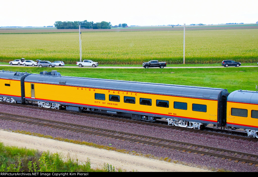 UPP 5011 Diner Lounge Car "City of Denver"